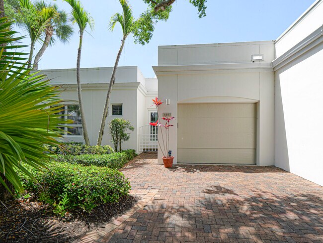 Foto del edificio - 8367 Baytree Dr