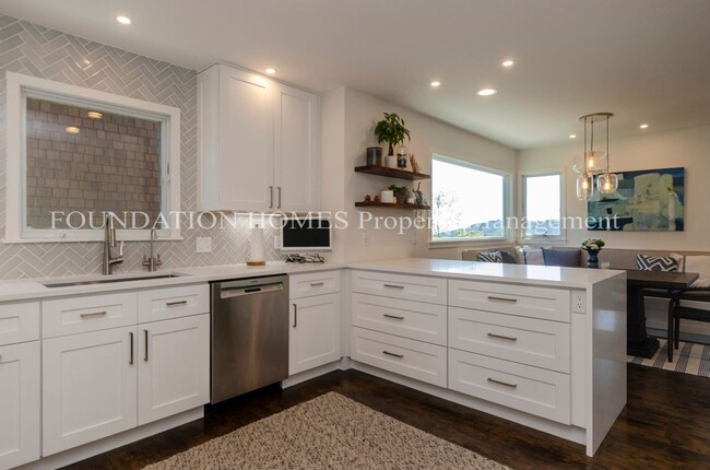 Building Photo - 3 br, 2.5 bath House - 1239 Waterview Dr.