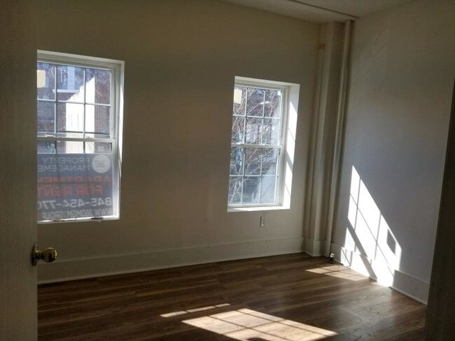 Building Photo - 403 Main Street - 1