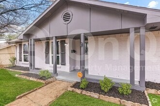 Building Photo - 306 Wildbriar Dr