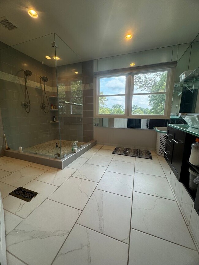 Building Photo - Lansdale community home for rent.