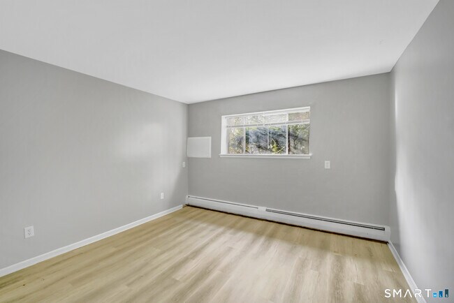 Foto del edificio - 279 Oakville Ave