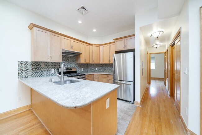 Building Photo - 317 Park Ave