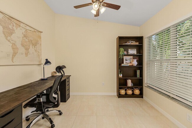 Foto del edificio - 3724-3726 SW 16th Pl