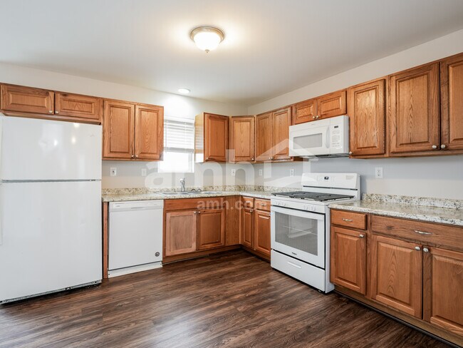 Building Photo - 15566 Bryden Dr