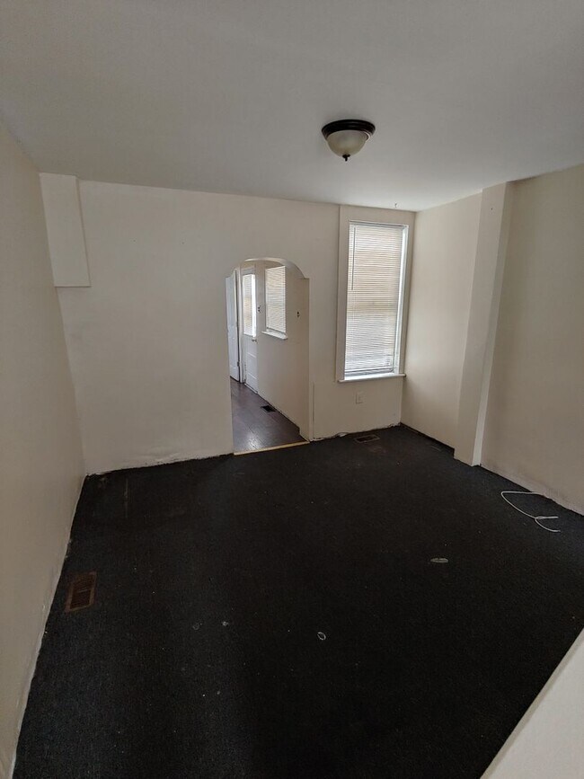 Foto del edificio - Port Richmond-2 bedroom home