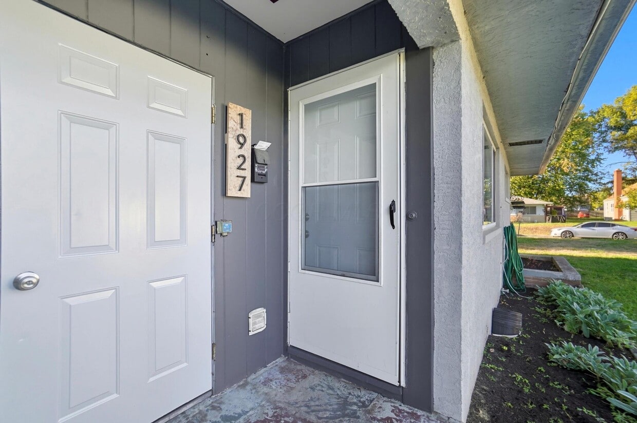 Primary Photo - 1927 Vaughn St