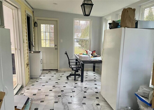 Foto del edificio - 107 Baker Hill Rd