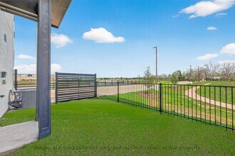 Building Photo - 10719 Mason Rd