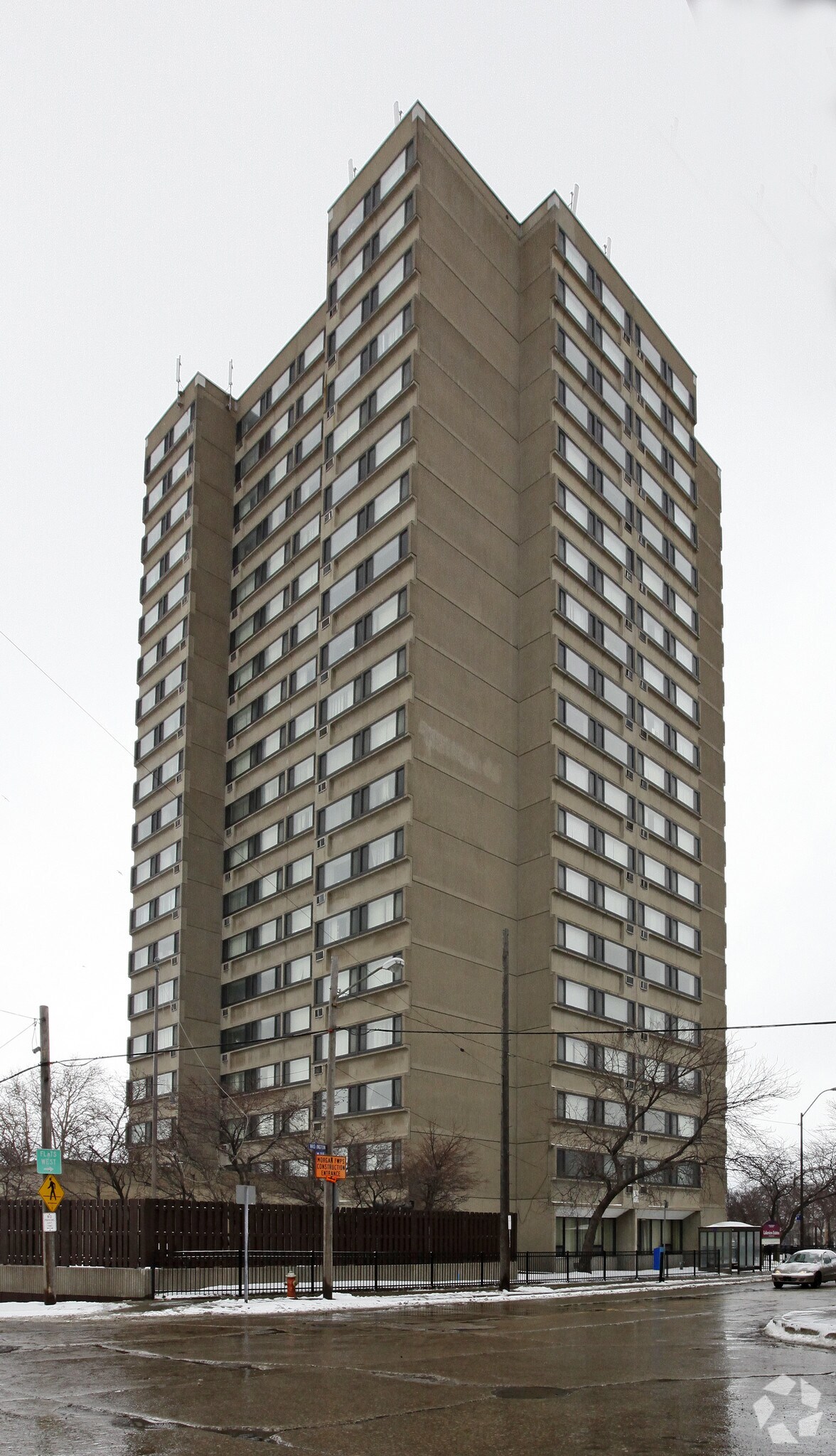 Lakeview Tower - 2700 Washington Ave Cleveland, OH 44113 | Apartments.com