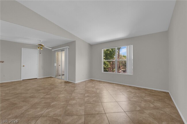 Foto del edificio - 2300 E Silverado Ranch Blvd