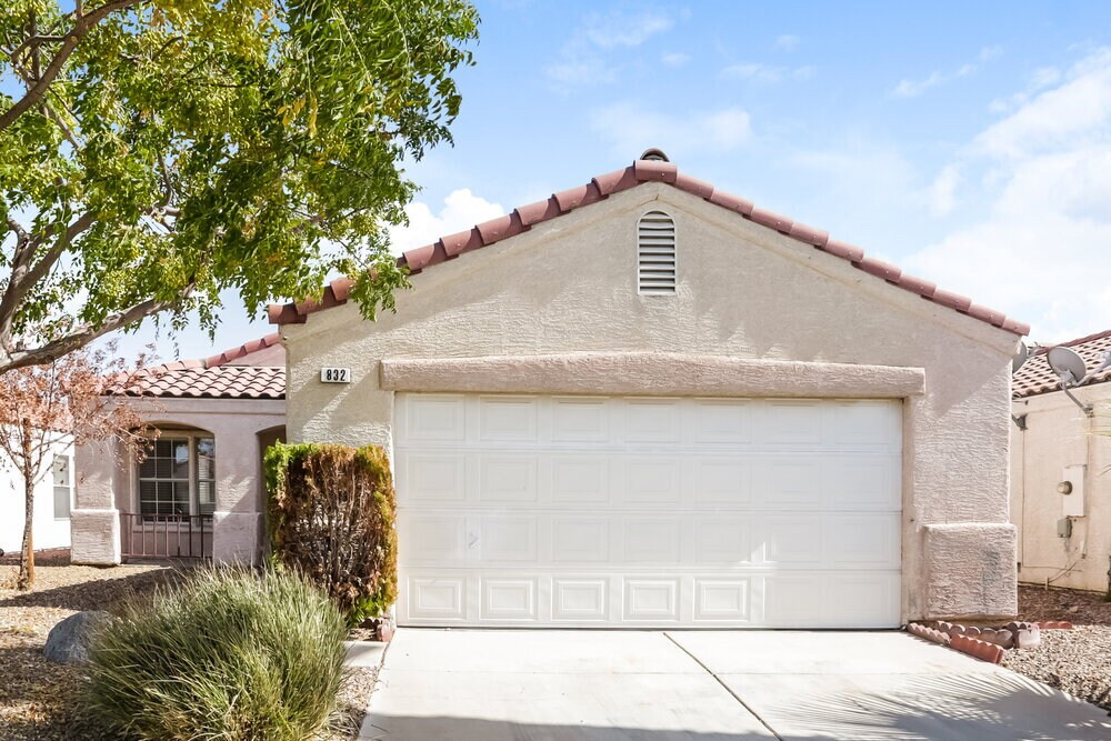 Foto principal - 832 Tollbrook Way