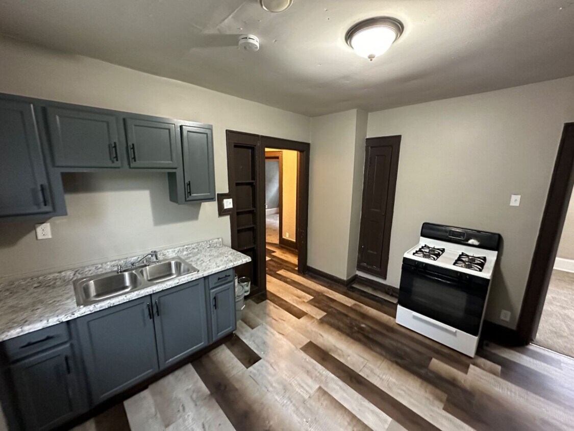Foto principal - 2162-2164 N 41st St. (Duplex)
