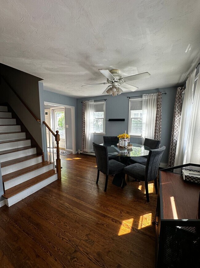 Building Photo - Charming 3 Bed, 3 Bath Home with Finished ...