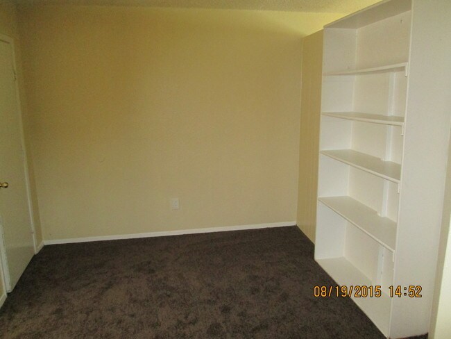 Building Photo - 4602 Columbia Ave