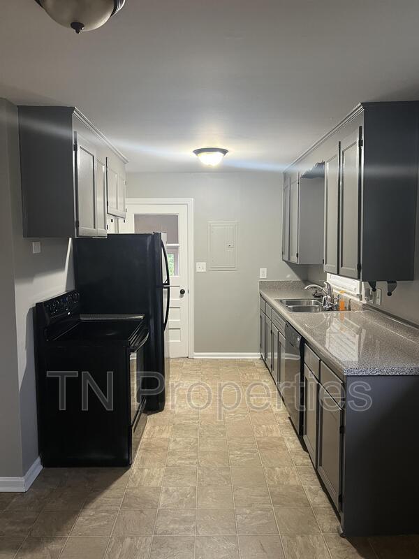 Building Photo - 1135 Tuckahoe Dr