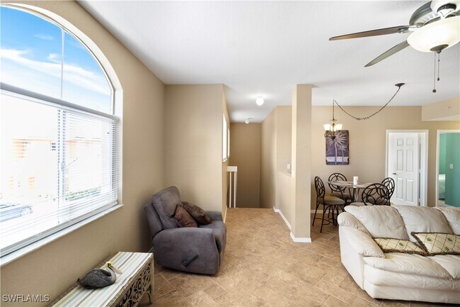 Building Photo - 6361 Aragon Way