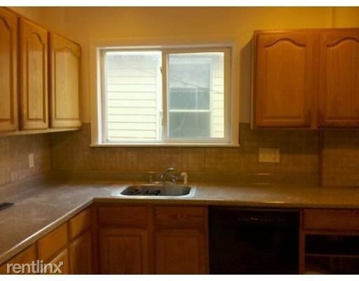 Building Photo - 4 br, 2 bath  - 5 Kendall St