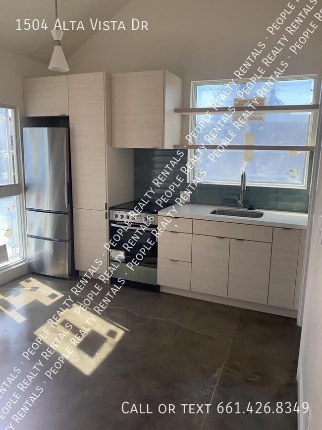 Building Photo - 1504 Alta Vista Dr