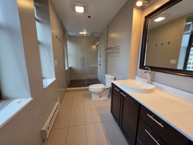 Building Photo - 13 W Randolph St