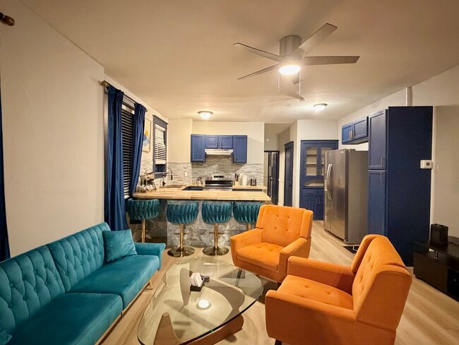 Foto del edificio - 3235 Itaska St