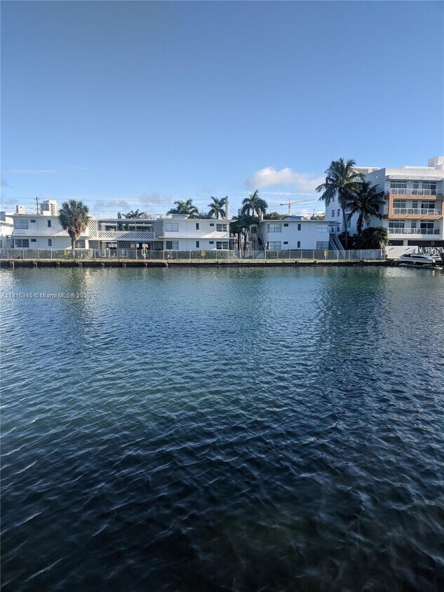 Foto principal - 7753 Hawthorne Ave