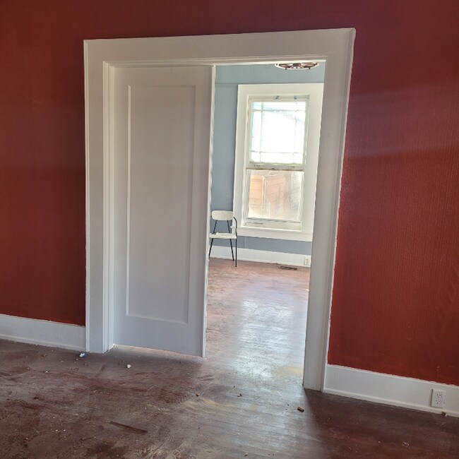 Building Photo - 408 W Harding Ave