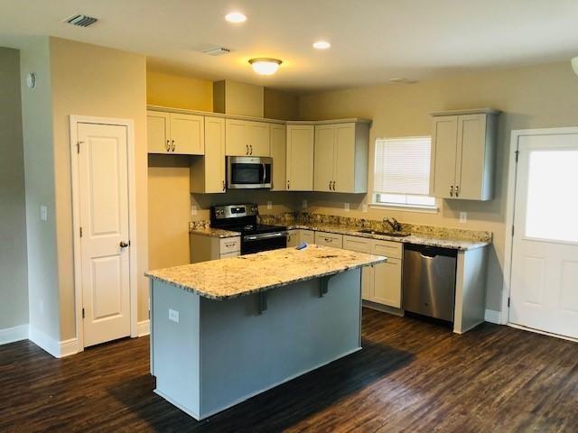 Foto del edificio - 7355 School House Ln