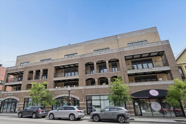 Building Photo - 1423 W Belmont Ave