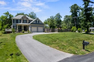 Building Photo - 5790 Hunt Club Rd