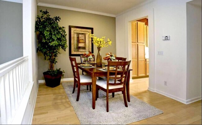 Building Photo - 304 S Humboldt St