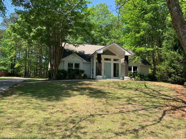 Foto del edificio - Spacious and updated 4Bedroom Home in Auburn