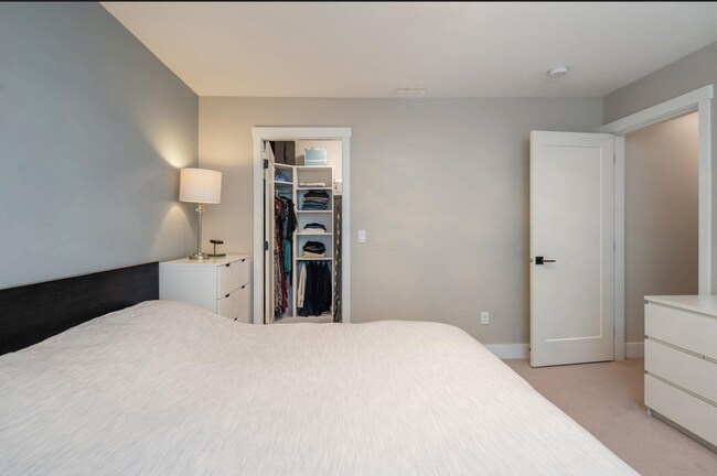 Building Photo - 14058 61 Av