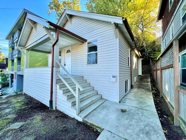 Building Photo - Great Home For Rent