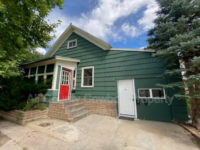 Building Photo - 659 N 10th St
