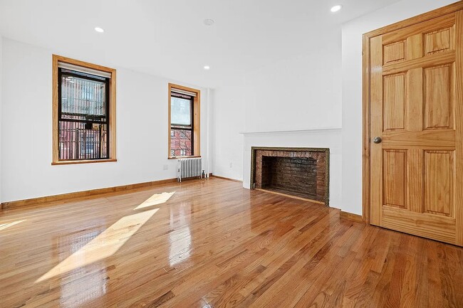 Building Photo - 168 Avenue B