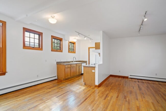 Building Photo - 15 Mount Vernon St