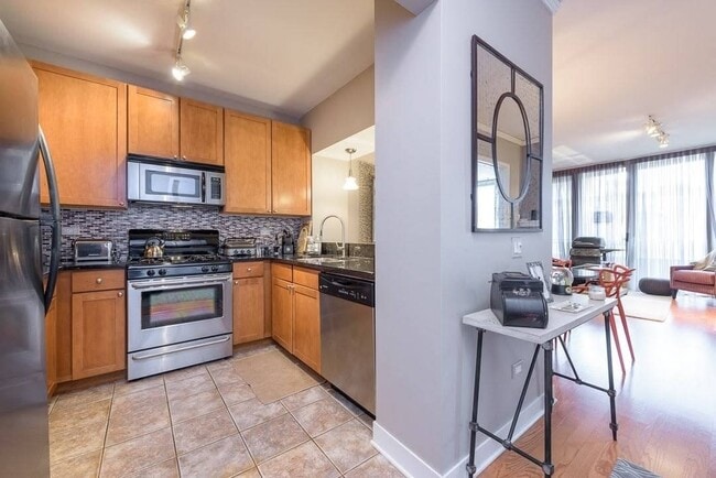 Kitchen & Entryway - 200 N Jefferson St