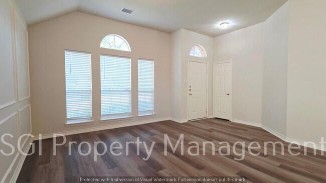 Building Photo - 3305 Woodbluff Ln