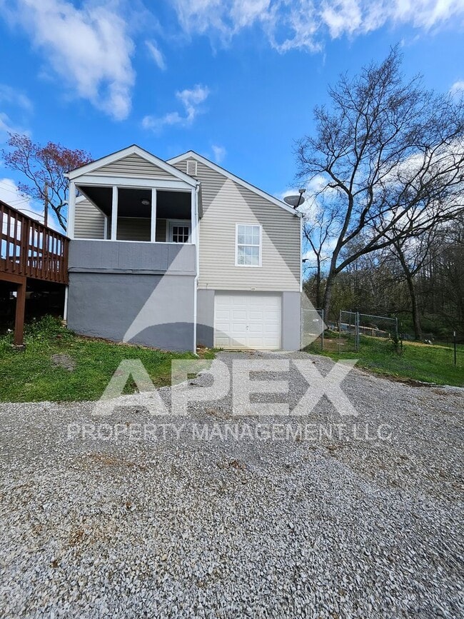 Foto del edificio - Renovated - Craftsman Style 2 Bd 1- Ba Single Family Home with garage in South Knox!