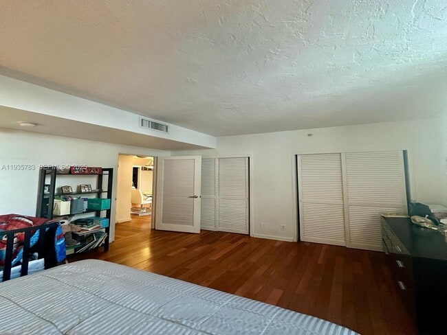 Building Photo - 3001 S Ocean Dr