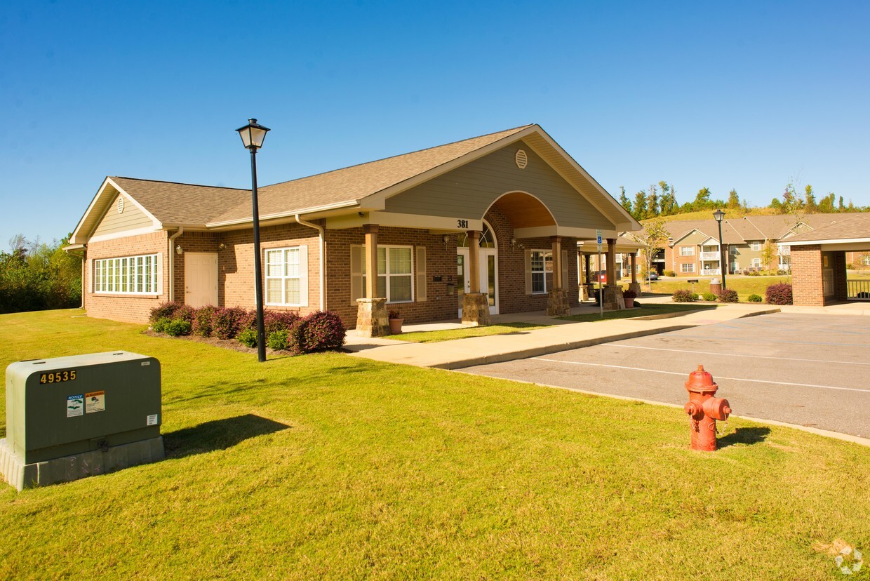 Primary Photo - Chastain Manor Apartments