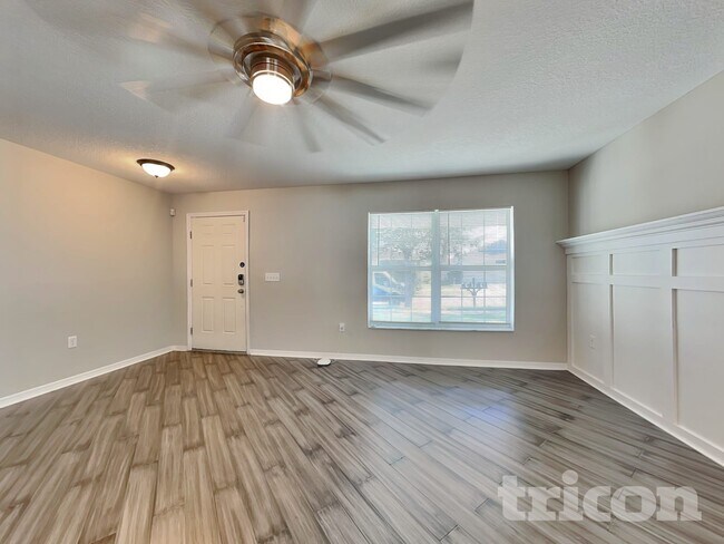 Foto del edificio - 15407 Winter Breeze Ln