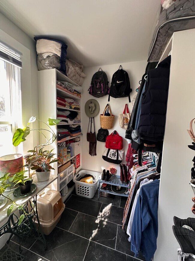 Foto del edificio - 1367 Oxford Rd NE