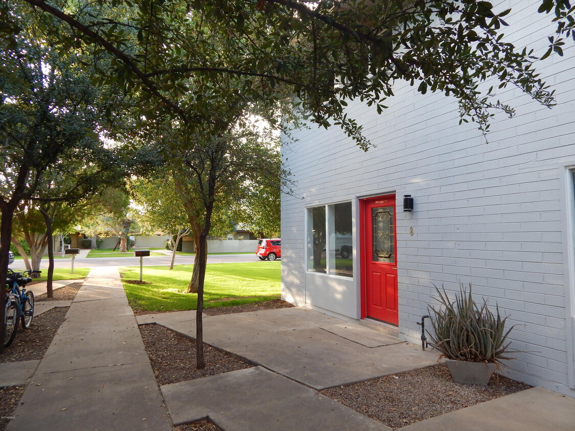Primary Photo - 2021 S Granada Dr