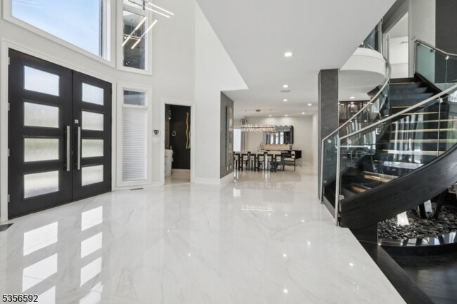 Foto del edificio - 63 Roberts Rd