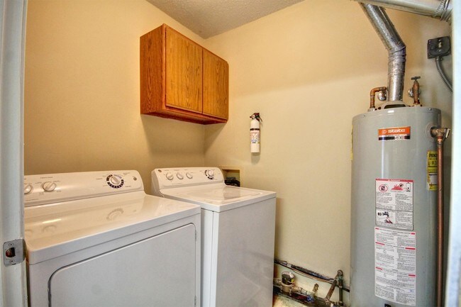 Foto del edificio - 401 E Fairlawn Dr