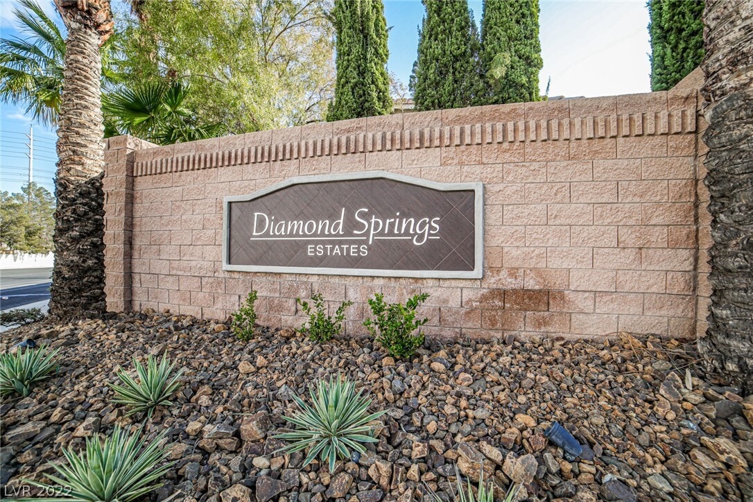 Primary Photo - 1917 Crystal Glen Ct