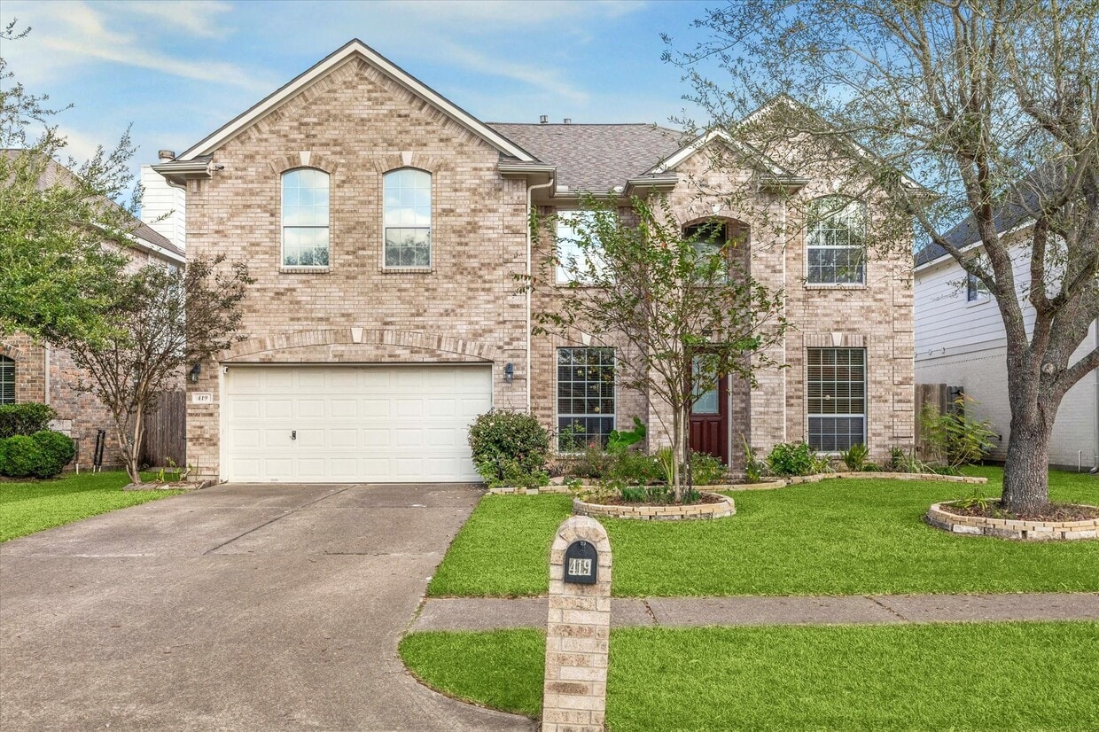 Foto principal - 419 White Oak Pointe Dr