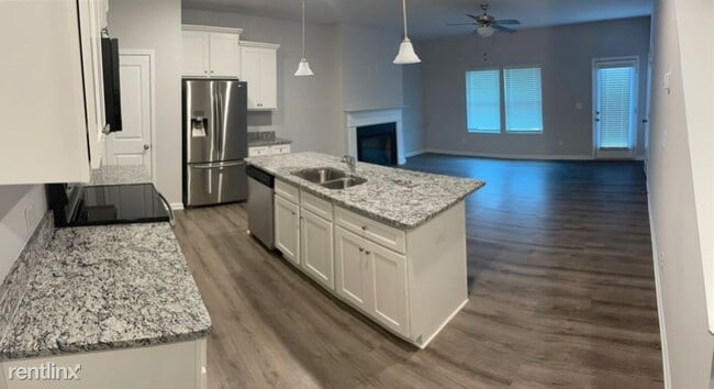 Building Photo - 3 br, 2.5 bath Townhome - 3682 Abbey Way